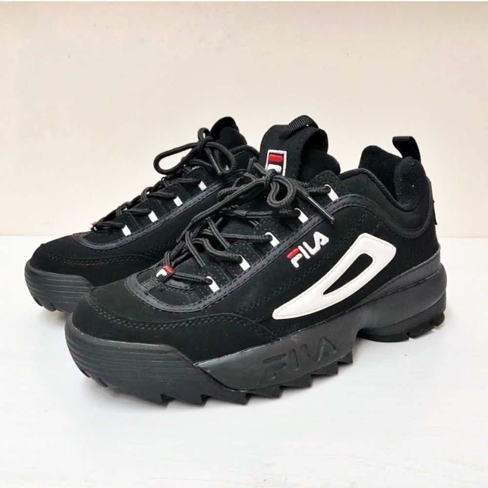 NIB 📦 FILA Black Disruptor II 2